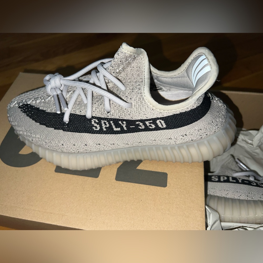 Yeezy 350 v2